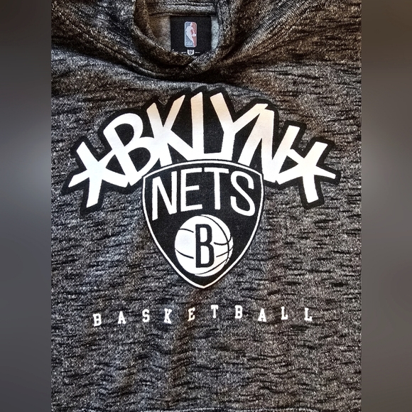 NBA Brooklyn Nets BKLYN Logo Black Gray Sweatshirt Hoodie *YOUTH* Sz 14-16 - Picture 7 of 7